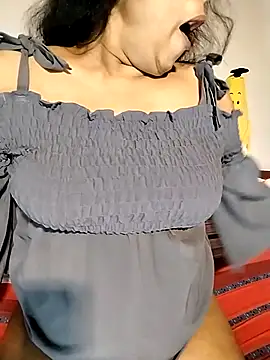 Snapshot of Quite_Malsha chatting on 03-12-25, 06:40 Quite Malsha online show from 03-12-25, 06:40