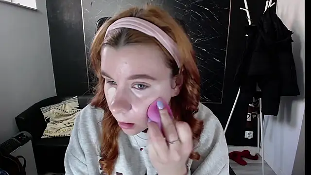 littleviki7 online show from 03-21-25, 05:54