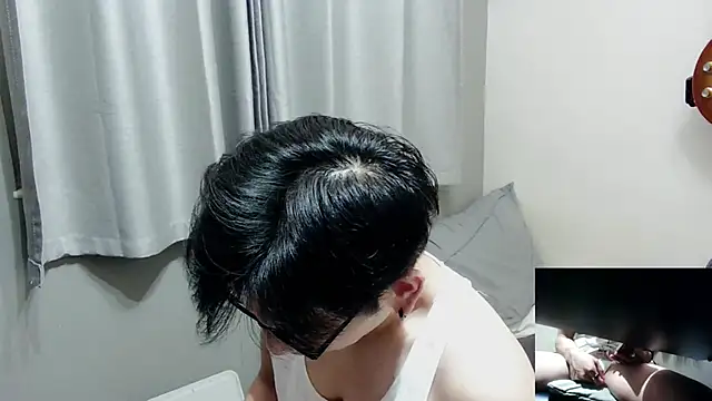 Snapshot of UndreamtM chatting on 09-18-25, 02:08 UndreamtM online show from 09-18-25, 02:08