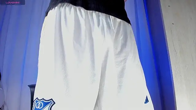 Snapshot of Barry_Michaels chatting on 12-17-25, 09:26 Barry Michaels online show from 12-17-25, 09:26