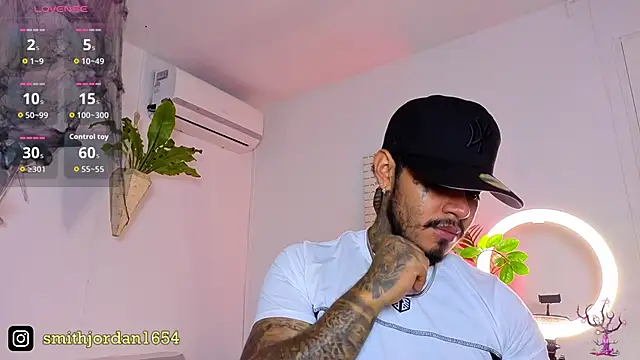 JordanSmiith  online show from 10-28-25, 08:44