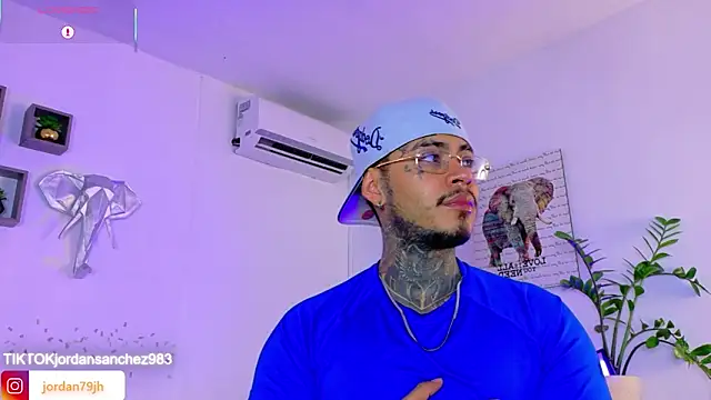 JordanSmiith  online show from 04-22-26, 08:54