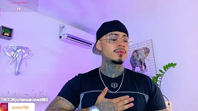 JordanSmiith  online show from 04-24-26, 08:44