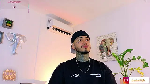 JordanSmiith  online show from 07-04-26, 08:59