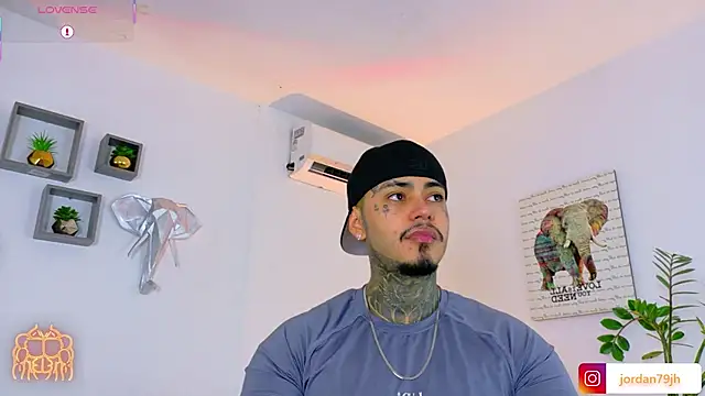 JordanSmiith  online show from 07-25-26, 10:29