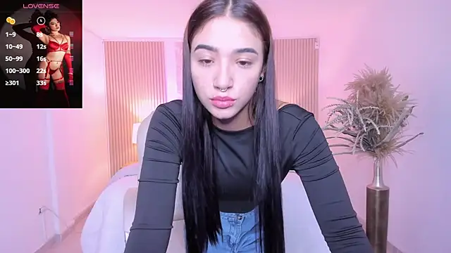 Snapshot of Antonella_Grayy chatting on 11-03-25, 11:00 Antonella Grayy online show from 11-03-25, 11:00