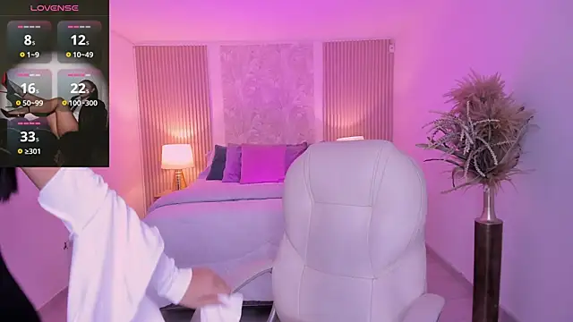 Snapshot of Antonella_Grayy chatting on 11-06-25, 11:00 Antonella Grayy online show from 11-06-25, 11:00