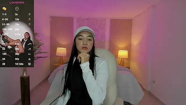 Snapshot of Antonella_Grayy chatting on 11-13-25, 10:58 Antonella Grayy online show from 11-13-25, 10:58