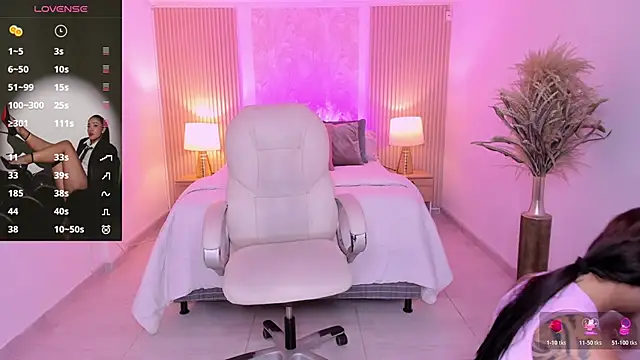 Snapshot of Antonella_Grayy chatting on 11-26-25, 11:00 Antonella Grayy online show from 11-26-25, 11:00