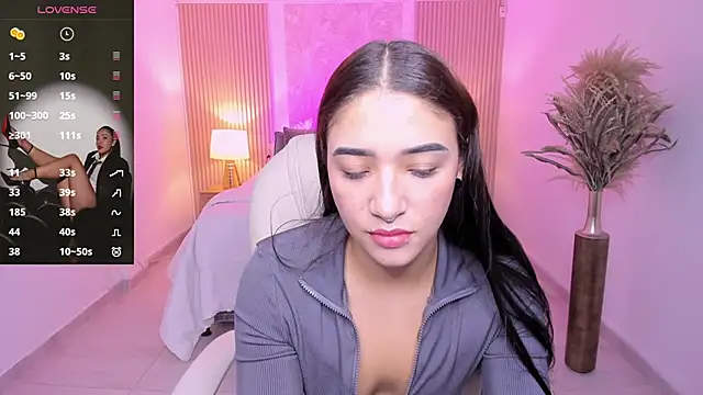 Snapshot of Antonella_Grayy chatting on 11-27-25, 11:01 Antonella Grayy online show from 11-27-25, 11:01