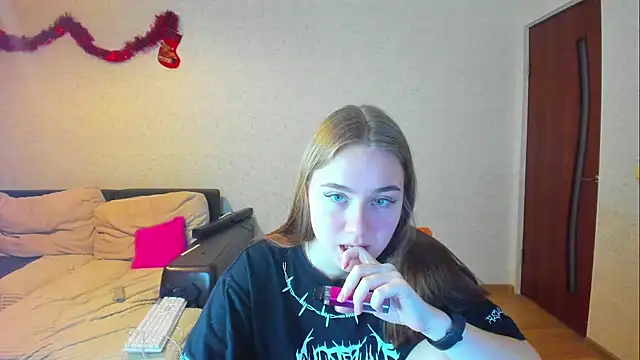 Snapshot of natali2550 chatting on 12-11-24, 09:01 natali2550 online show from 12-11-24, 09:01