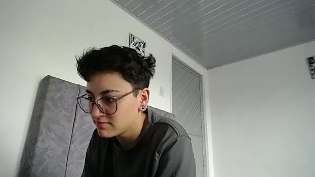 linda 33 online show from 04-09-26, 04:23