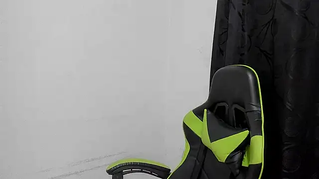 leila 22 online show from 12-14-24, 06:09