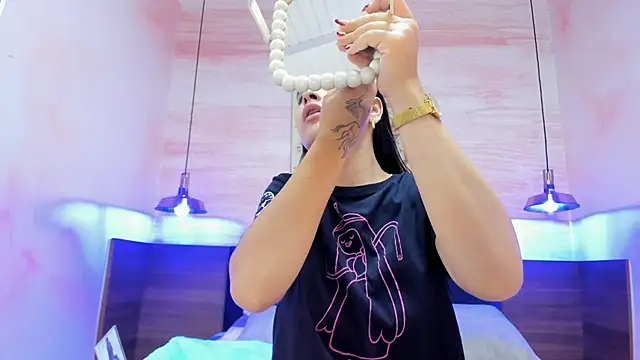 AnneDixie online show from 11-21-25, 03:05