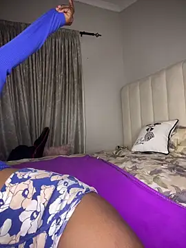 Bustygoddess32 online show from 06-05-26, 11:32