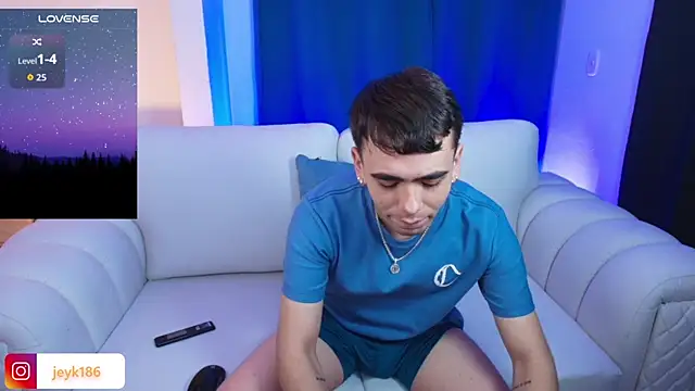 Snapshot of Jey_keler1 chatting on 10-26-25, 05:46 Jey keler1 online show from 10-26-25, 05:46