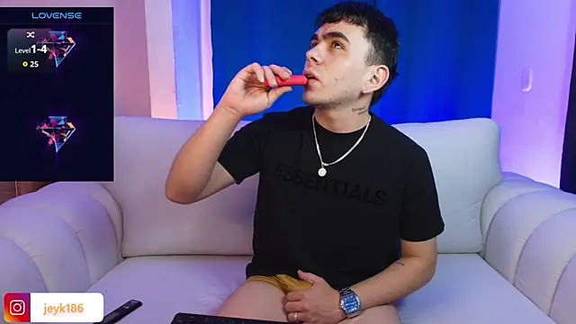 Snapshot of Jey_keler1 chatting on 11-25-25, 05:18 Jey keler1 online show from 11-25-25, 05:18