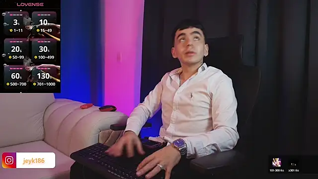 Snapshot of Jey_keler1 chatting on 11-30-25, 01:31 Jey keler1 online show from 11-30-25, 01:31