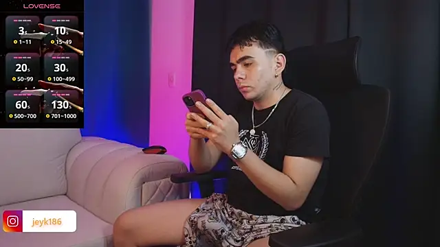 Snapshot of Jey_keler1 chatting on 12-01-25, 12:21 Jey keler1 online show from 12-01-25, 12:21