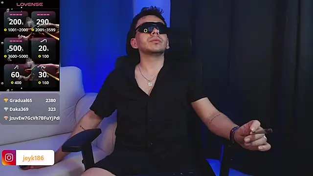 Snapshot of Jey_keler1 chatting on 12-05-25, 10:35 Jey keler1 online show from 12-05-25, 10:35