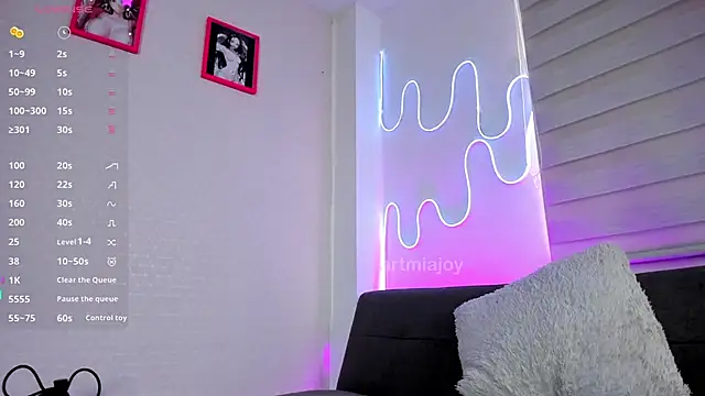 artmiaa online show from 01-15-26, 01:26