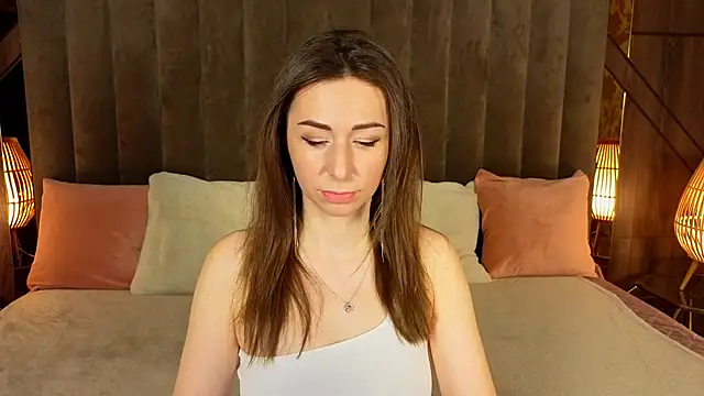 KimmmLi online show from 10-30-25, 01:56