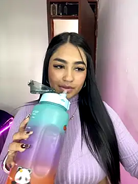 Snapshot of Charlotte_cutee18 chatting on 10-29-25, 08:32 Charlotte cutee18 online show from 10-29-25, 08:32