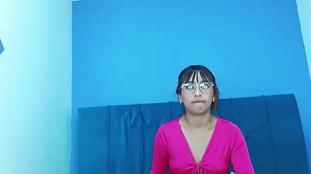 angelicatorrecm101 online show from 12-10-24, 01:54