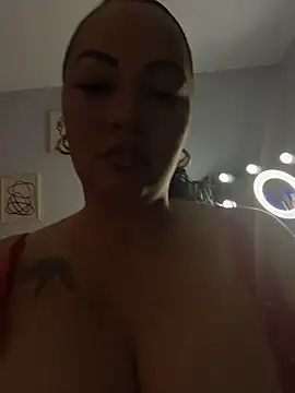 Snapshot of DestineeJayde chatting on 05-21-26, 04:52 DestineeJayde online show from 05-21-26, 04:52