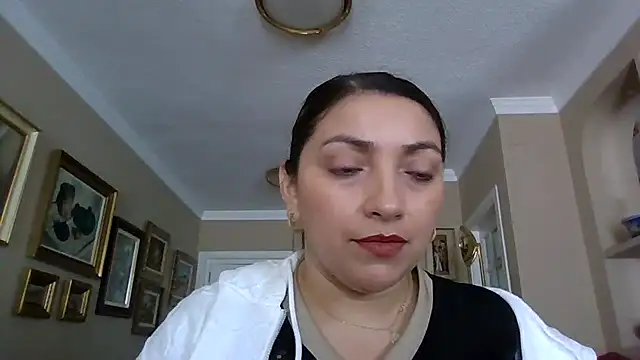 claudia online show from 04-06-26, 11:44