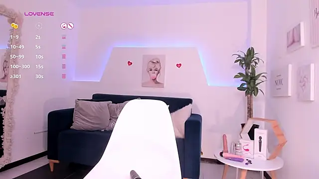 Snapshot of Kim_ev chatting on 12-20-24, 04:42 Kim ev online show from 12-20-24, 04:42