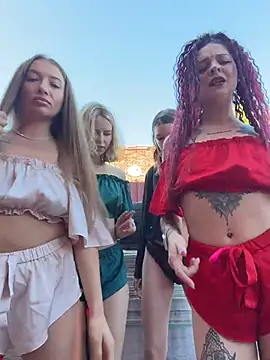 RollingGirls online show from 04-26-26, 01:09