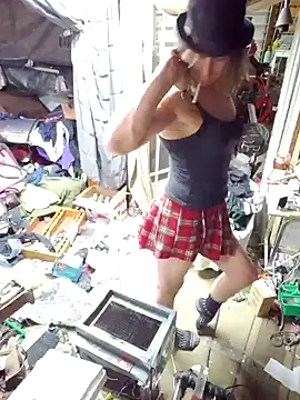 Snapshot of cdressupdiva chatting on 01-29-25, 06:54 cdressupdiva online show from 01-29-25, 06:54