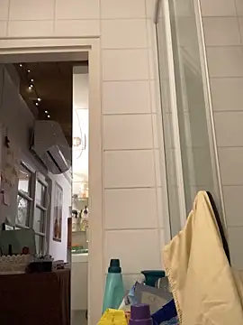 Elisa Happylegs online show from 02-16-25, 10:10