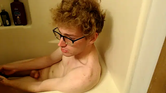 Snapshot of CreamyAustin chatting on 11-02-25, 02:30 CreamyAustin online show from 11-02-25, 02:30