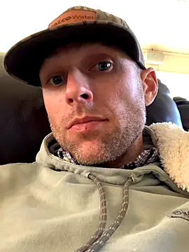 Snapshot of jeffyisabell chatting on 12-07-24, 02:35 jeffyisabell online show from 12-07-24, 02:35