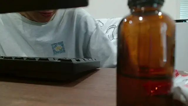 POCARI SWEAT online show from 03-27-26, 04:18