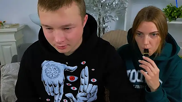 Snapshot of _Olli__Stiw_ chatting on 10-29-25, 08:16 Olli Stiw online show from 10-29-25, 08:16