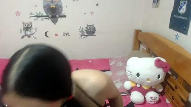 Snapshot of montthbluee chatting on 11-26-25, 04:57 montthbluee online show from 11-26-25, 04:57