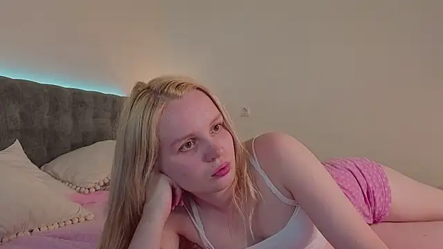 Beatrica Klein online show from 07-06-26, 03:58