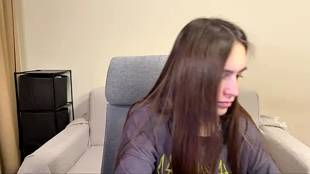 AliceKolltt online show from 04-12-26, 08:36