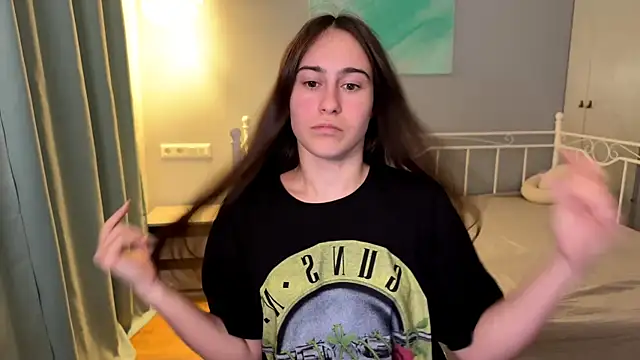 AliceKolltt online show from 06-18-26, 08:35