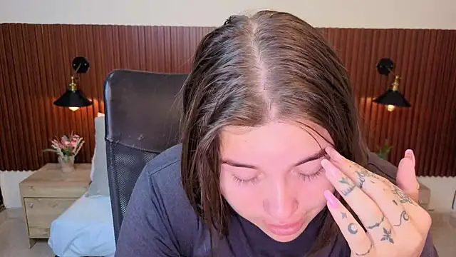 Aabby lee online show from 04-25-26, 07:44