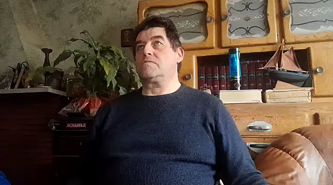 Snapshot of sympatrique chatting on 12-14-24, 11:18 sympatrique online show from 12-14-24, 11:18