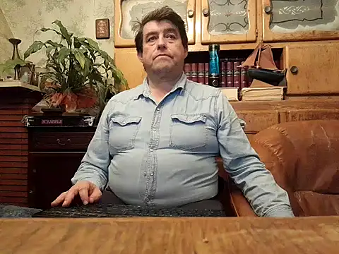 Snapshot of sympatrique chatting on 12-14-24, 09:24 sympatrique online show from 12-14-24, 09:24