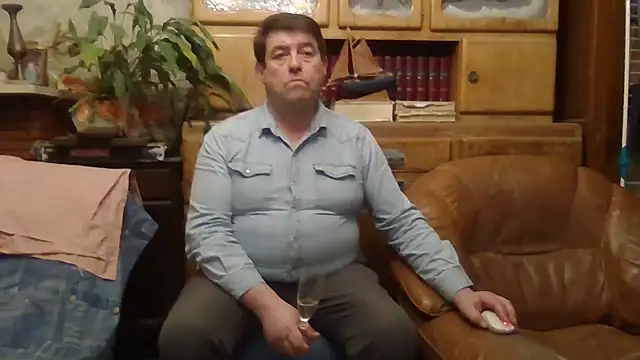 Snapshot of sympatrique chatting on 02-11-25, 06:11 sympatrique online show from 02-11-25, 06:11