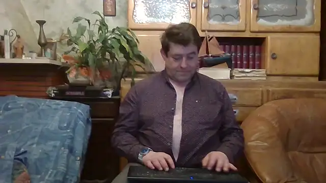 Snapshot of sympatrique chatting on 02-14-25, 08:48 sympatrique online show from 02-14-25, 08:48