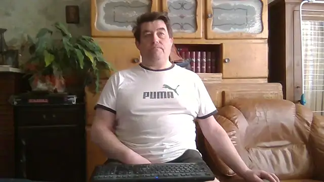 Snapshot of sympatrique chatting on 03-15-25, 10:03 sympatrique online show from 03-15-25, 10:03