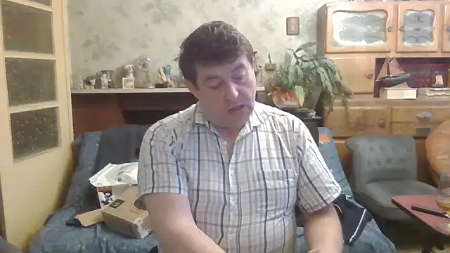 Snapshot of sympatrique chatting on 09-15-25, 04:40 sympatrique online show from 09-15-25, 04:40