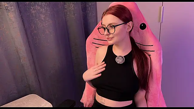 Snapshot of RozieRose chatting on 10-11-25, 04:55 RozieRose online show from 10-11-25, 04:55